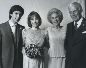 Mary Tyler Moore with husband and parents, 1983, NY.jpg